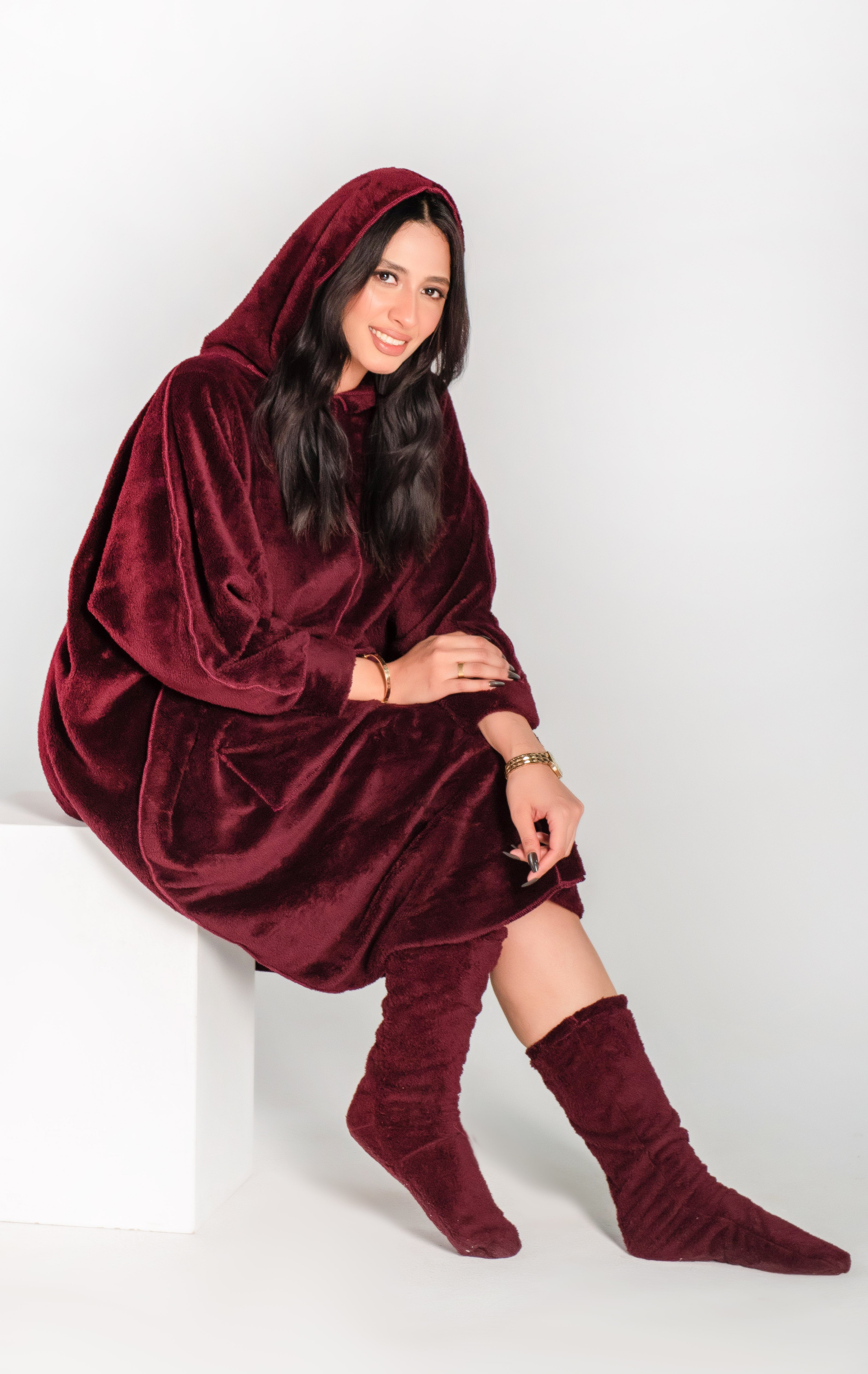 sleeping night shirt with hod