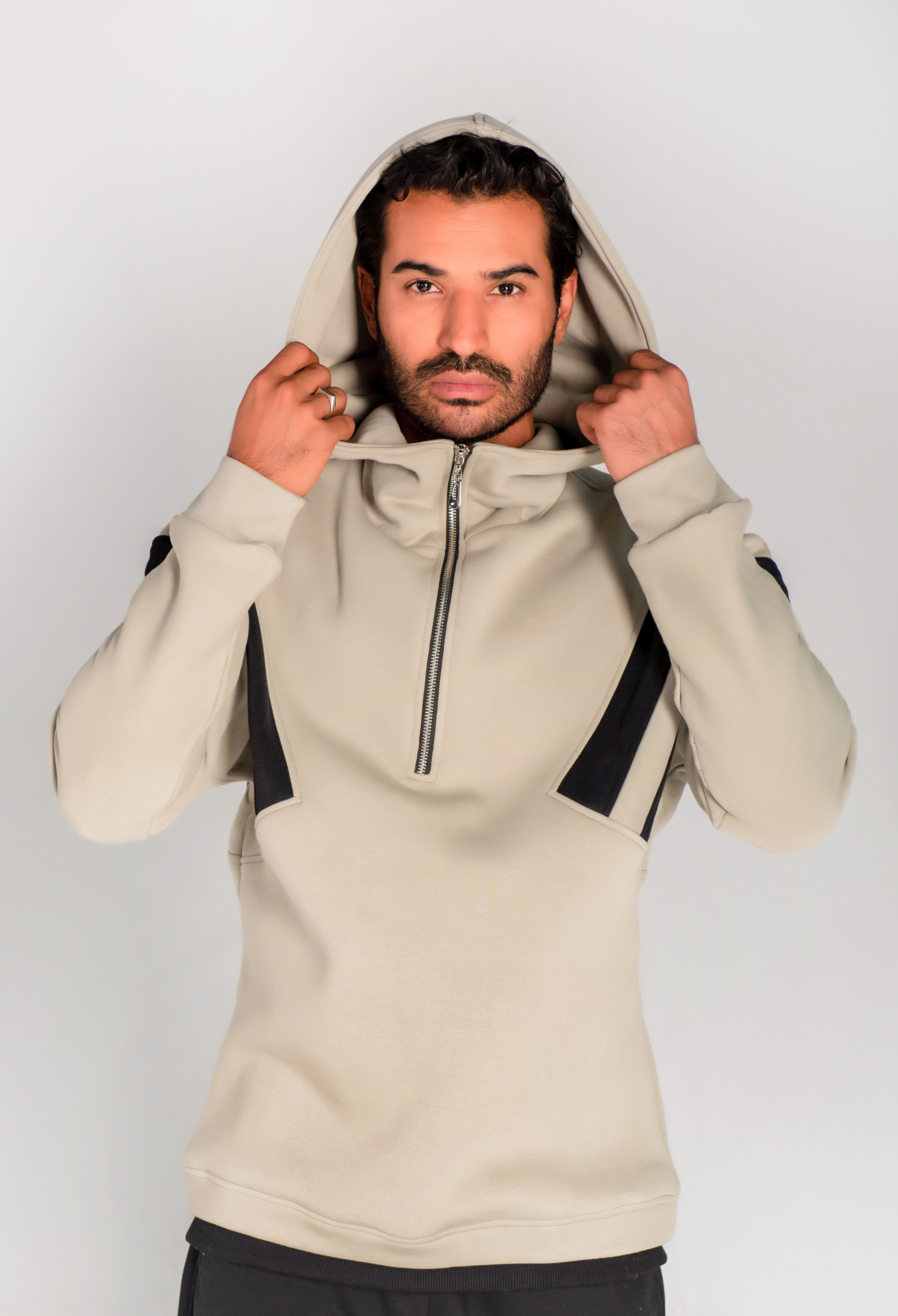 striped sweatshirt with hod