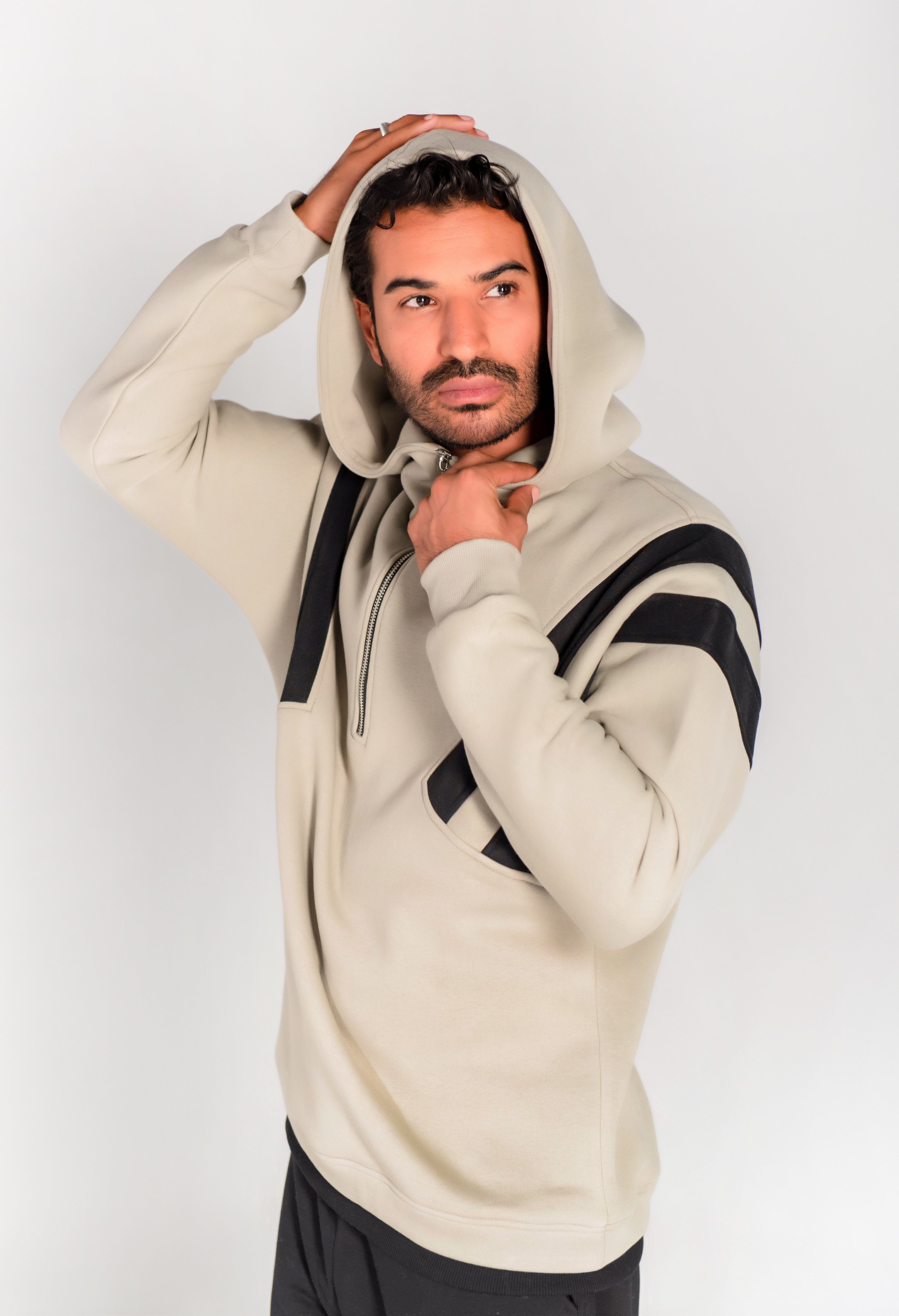 striped sweatshirt with hod