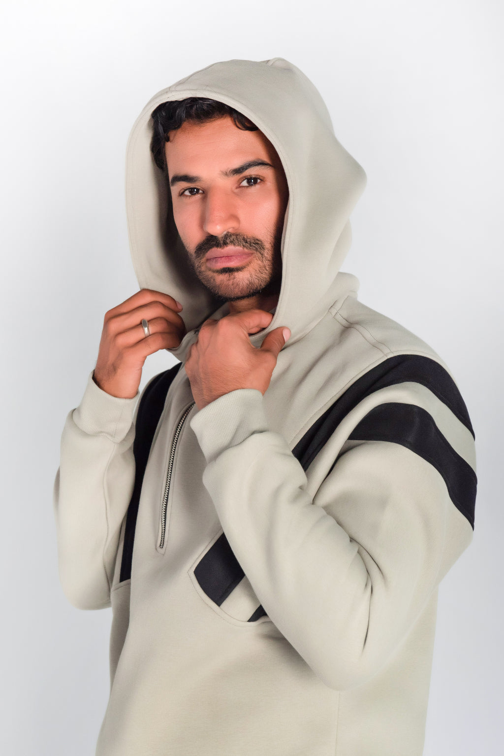 striped sweatshirt with hod